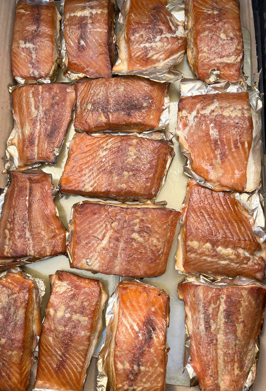 Łosoś wędzony porcje z Domowej Wędzarni